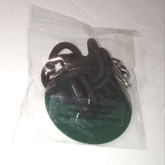 Disney Parks 2023 Animal Kingdom 25th Anniversary Cast Exclusive Landyard Member - Picture 7 of 7